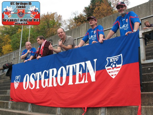 Zaunfahne des Uerdingen Fanclubs "Ostgroten"