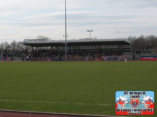 Blick auf die Haupttribüne des Stadion Erbacher Berg