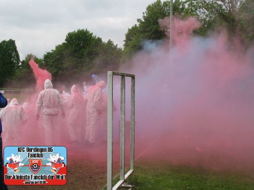 Farbaktion einiger KFC-Fans in Kapellen