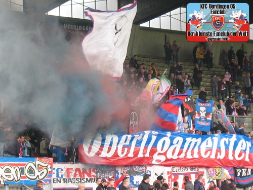 Rauch im KFC-Fanblock