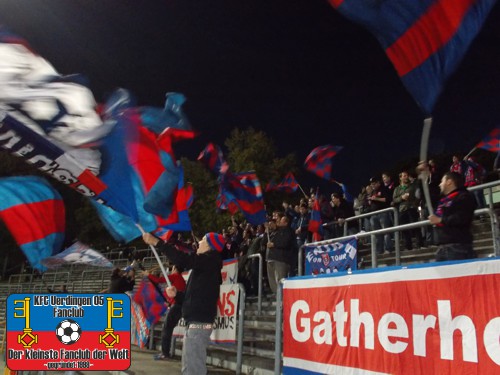 Uerdinger Fanblock im Siegener Leimbachstadion