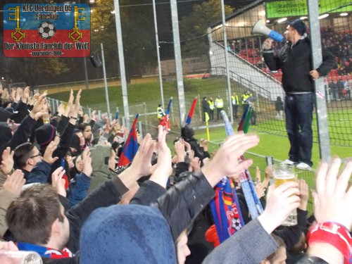 Uerdinger Fans im Paul-Janes-Stadion