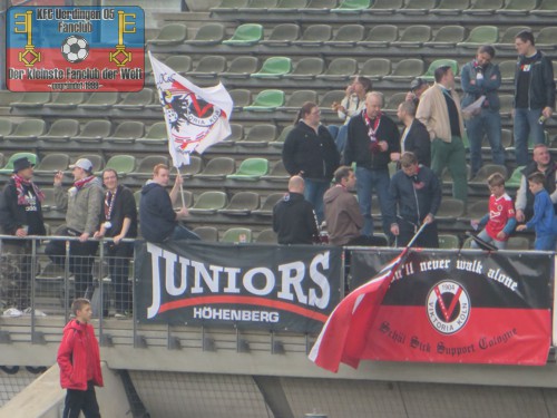 Viktoria-Fanblock auf der Haupttribüne