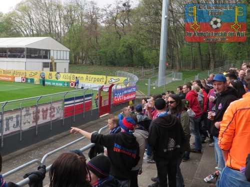 KFC-Fans im Sportpark Höhenberg