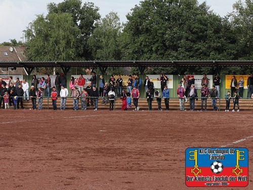 Uerdinger Fans in Duisburg-Buchholz