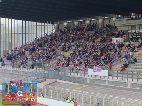 Blick auf die Südtribüne der Grotenburg