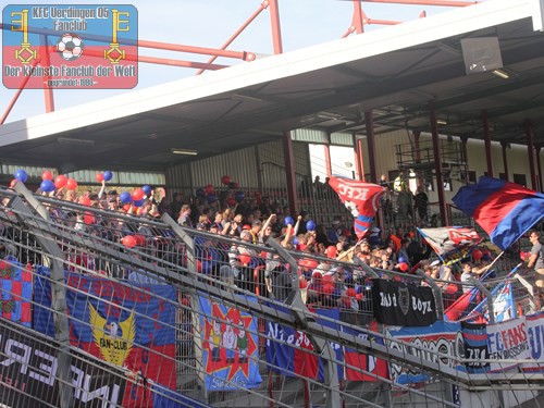 Uerdinger Fans im Stadion Niederrhein