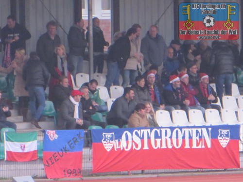 KFC-Fans auf der Haupttribüne