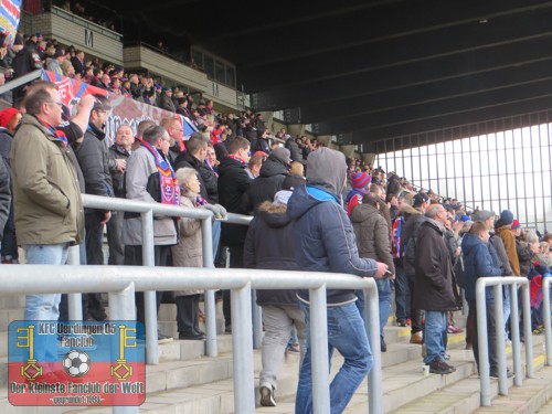 KFC-Fans vor dem Spiel