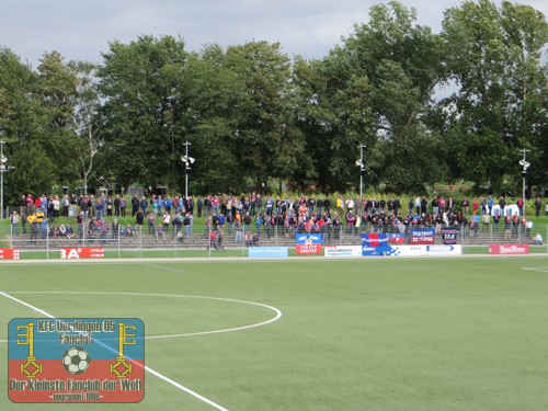 KFC-Fans im Mülheimer Ruhrstadion