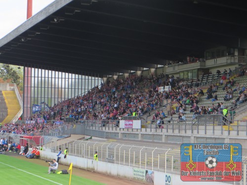 Blick auf die Haupttribüne