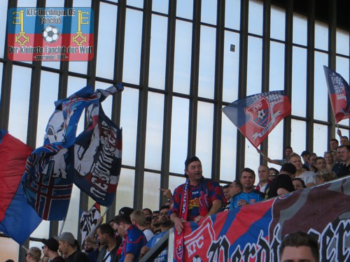 KFC-Fans vor dem Spiel gegen TuRU Düsseldorf