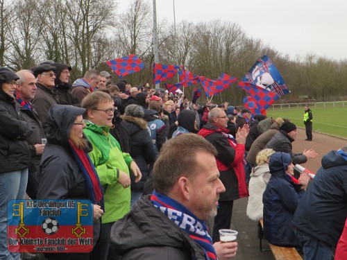 KFC-Fans im Erftstadion Grevenbroich