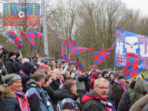 KFC-Fans im Erftstadion Grevenbroich