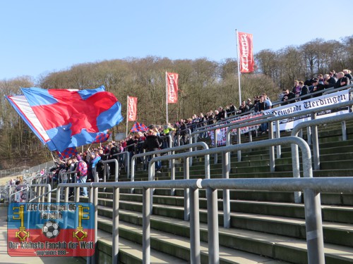 KFC-Fans im Wuppertaler Stadion am Zoo