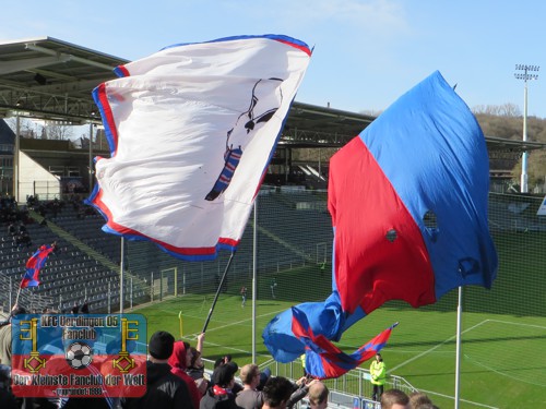 KFC-Fans im Wuppertaler Stadion am Zoo