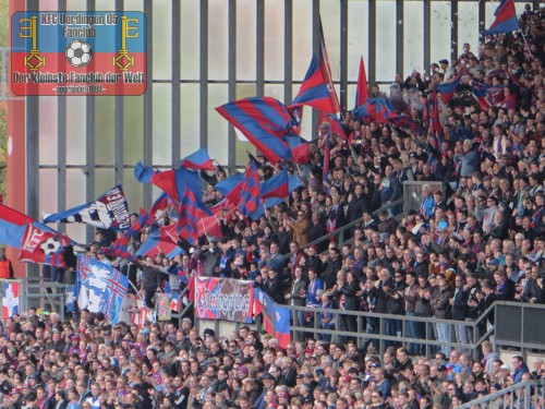 KFC-Fans vor dem Spiel