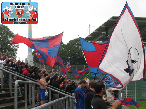 Uerdinger-Fans im Wuppertaler Stadion am Zoo