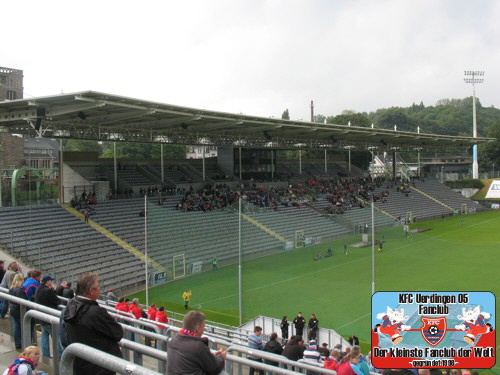 Blick auf die Haupttribüne