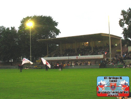 Blick auf die Haupttribüne der Dorotheen-Kampfbahn