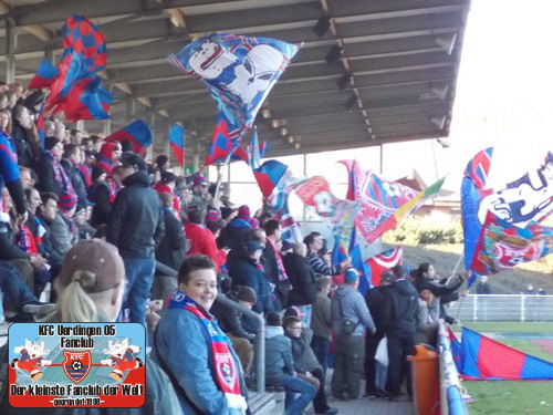 KFC-Fans vor dem Spiel