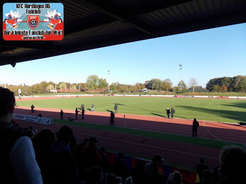 Blick von der Haupttribüne in den Sportpark Rhede