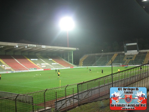 Grotenburg-Stadion Krefeld unter Flutlicht