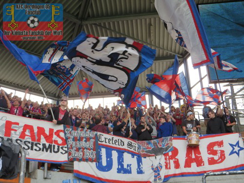 KFC-Fans im Bochumer Ruhrstadion