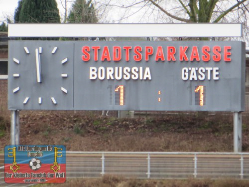 Endstand der heutigen Partie auf der alten Anzeigetafel vom Gladbacher Bökelberg