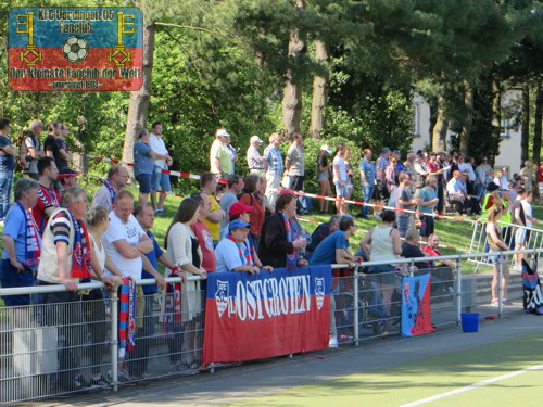 KFC-Fans in Hilden