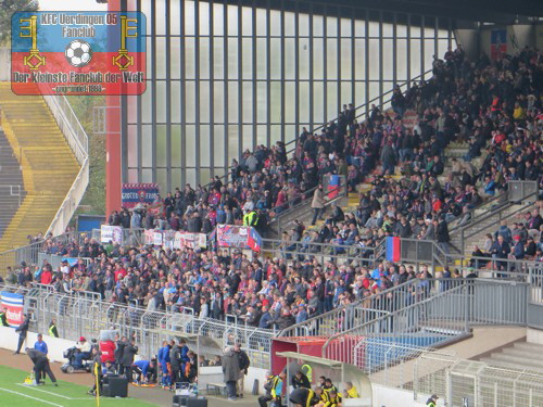 Blick auf die Haupttribüne