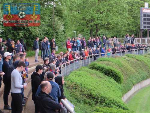 Uerdinger Fans in Mönchengladbach