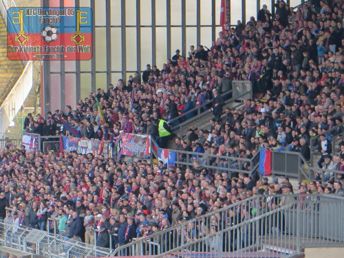 Blick auf die Südtribüne der Grotenburg