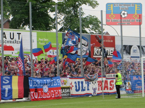 KFC-Fans im Jahnstadion Wiedenbrück