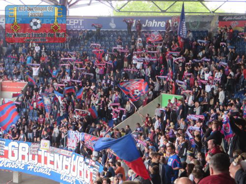 KFC-Fans vor dem Anpfiff