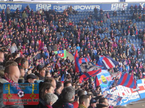 KFC-Fans vor dem Spiel