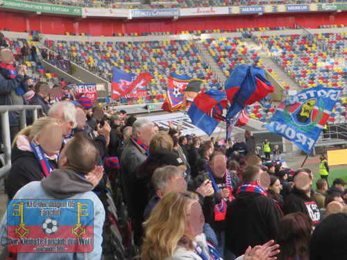 KFC-Fans vor dem Spiel