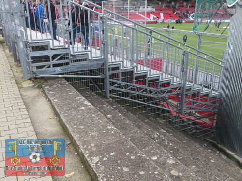 Stahrohrtribüne am Dallenbergstadion in Würzburg