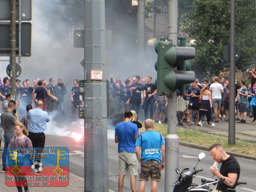 Anmarsch der Ultras Krefeld zum Krefelder Hauptbahnhof